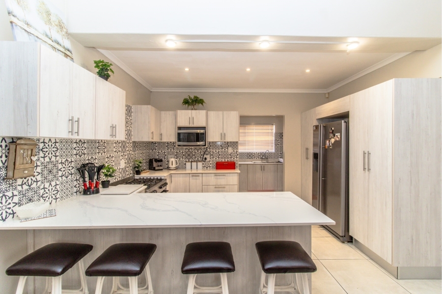 3 Bedroom Property for Sale in Franskraal Western Cape